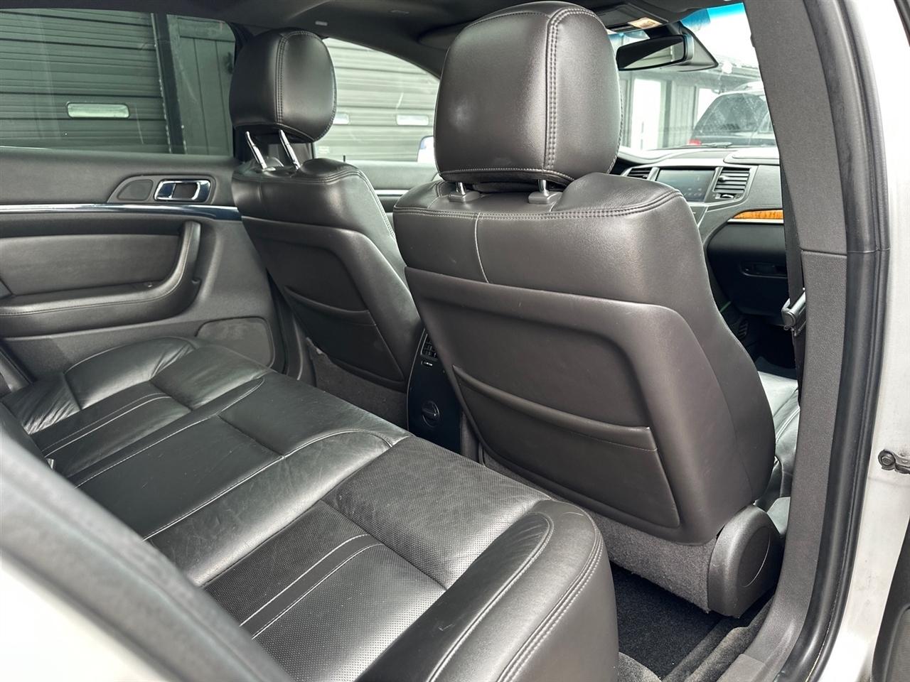 Lincoln MKS 4dr Sdn 3.7L FWD 2013