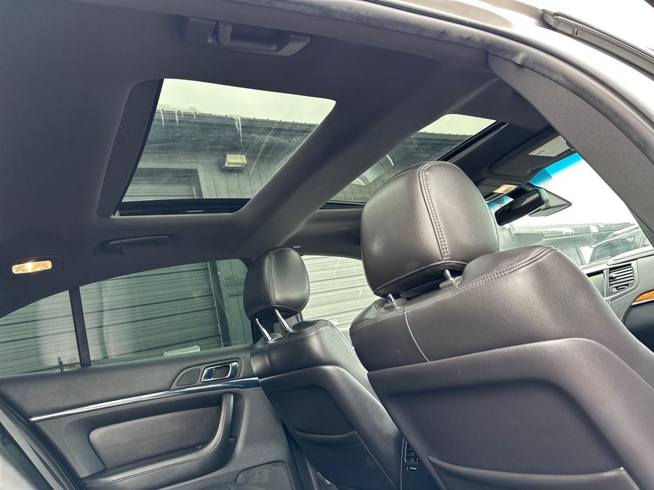 Lincoln MKS 4dr Sdn 3.7L FWD 2013