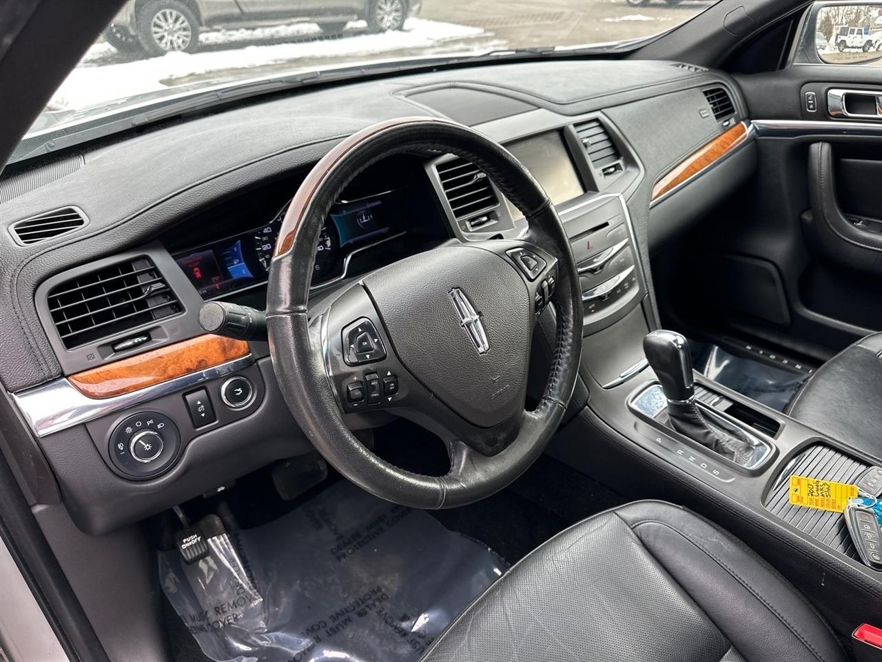 Lincoln MKS 4dr Sdn 3.7L FWD 2013