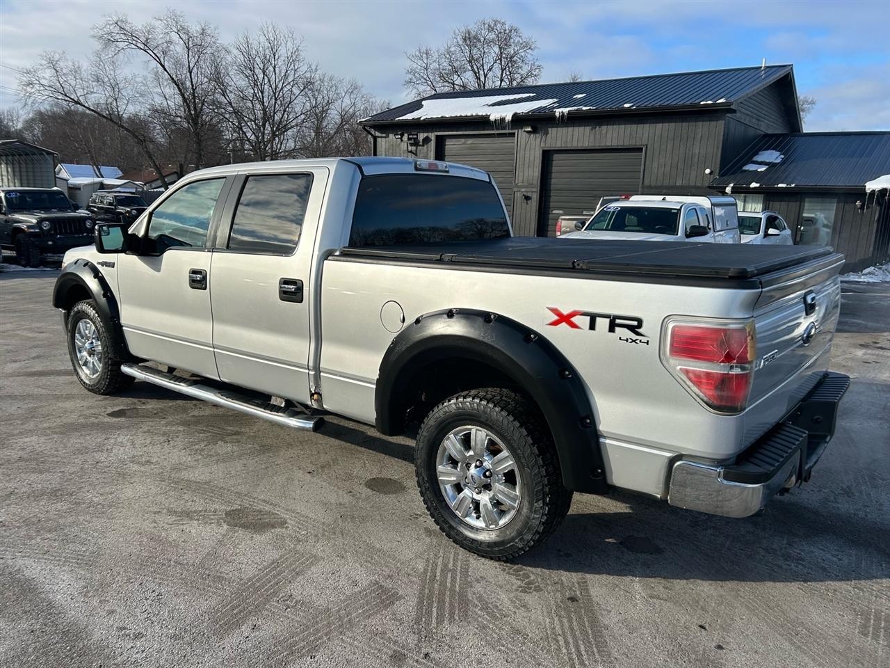 Ford F-150 4WD SuperCrew 145" XLT 2010