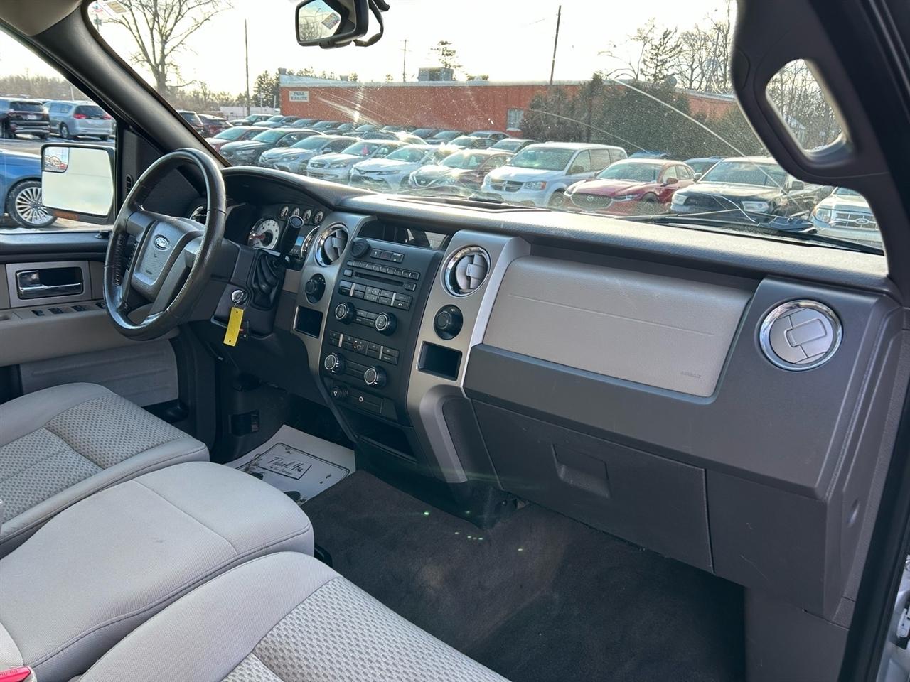 Ford F-150 4WD SuperCrew 145" XLT 2010