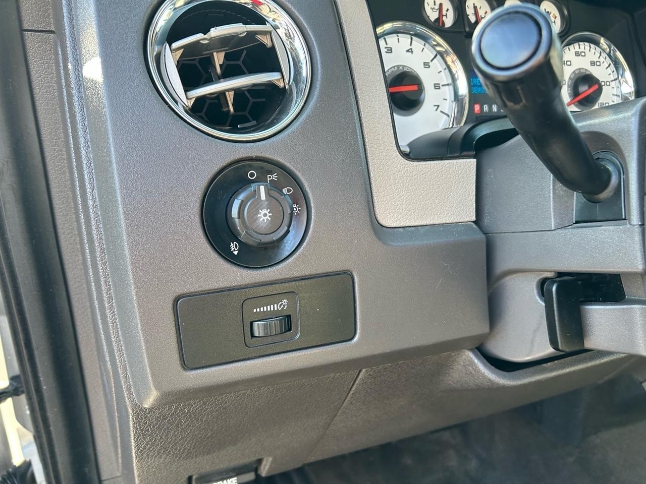 Ford F-150 4WD SuperCrew 145" XLT 2010