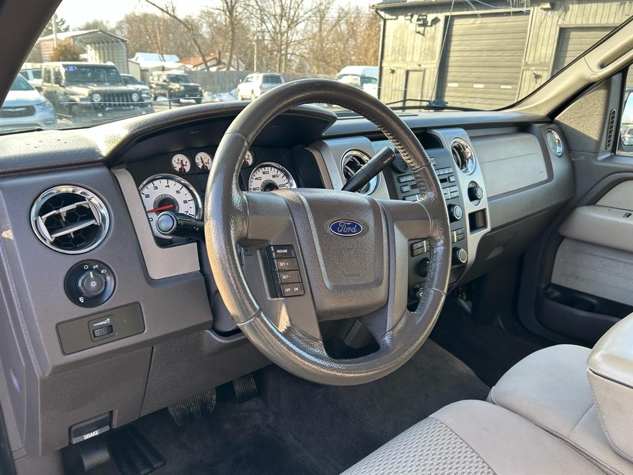 Ford F-150 4WD SuperCrew 145" XLT 2010