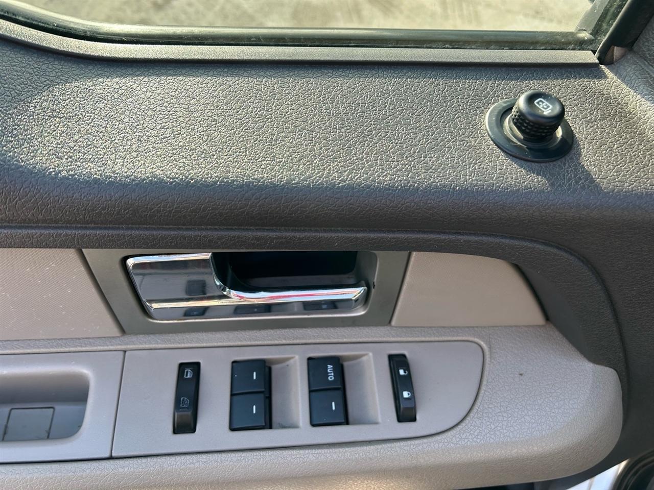 Ford F-150 4WD SuperCrew 145" XLT 2010