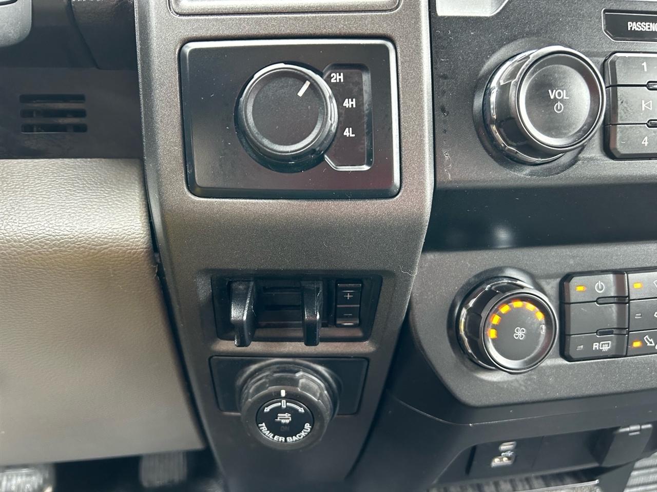 Ford Super Duty F-350 DRW LARIAT 4WD SuperCab 8' Box 2021