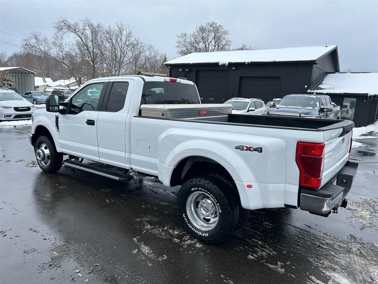 Ford Super Duty F-350 DRW LARIAT 4WD SuperCab 8' Box 2021