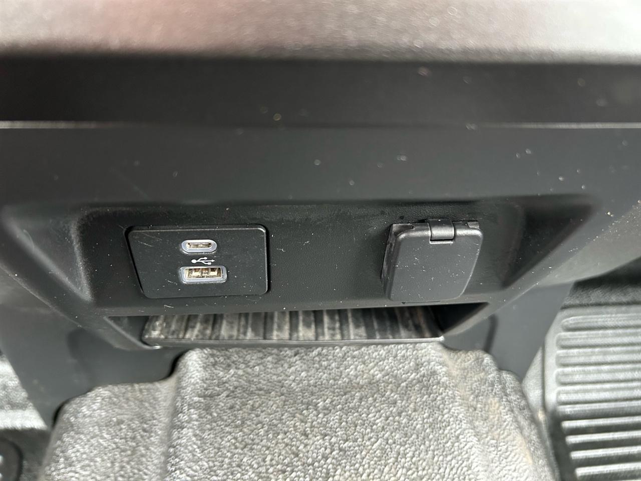 Ford Super Duty F-350 DRW LARIAT 4WD SuperCab 8' Box 2021