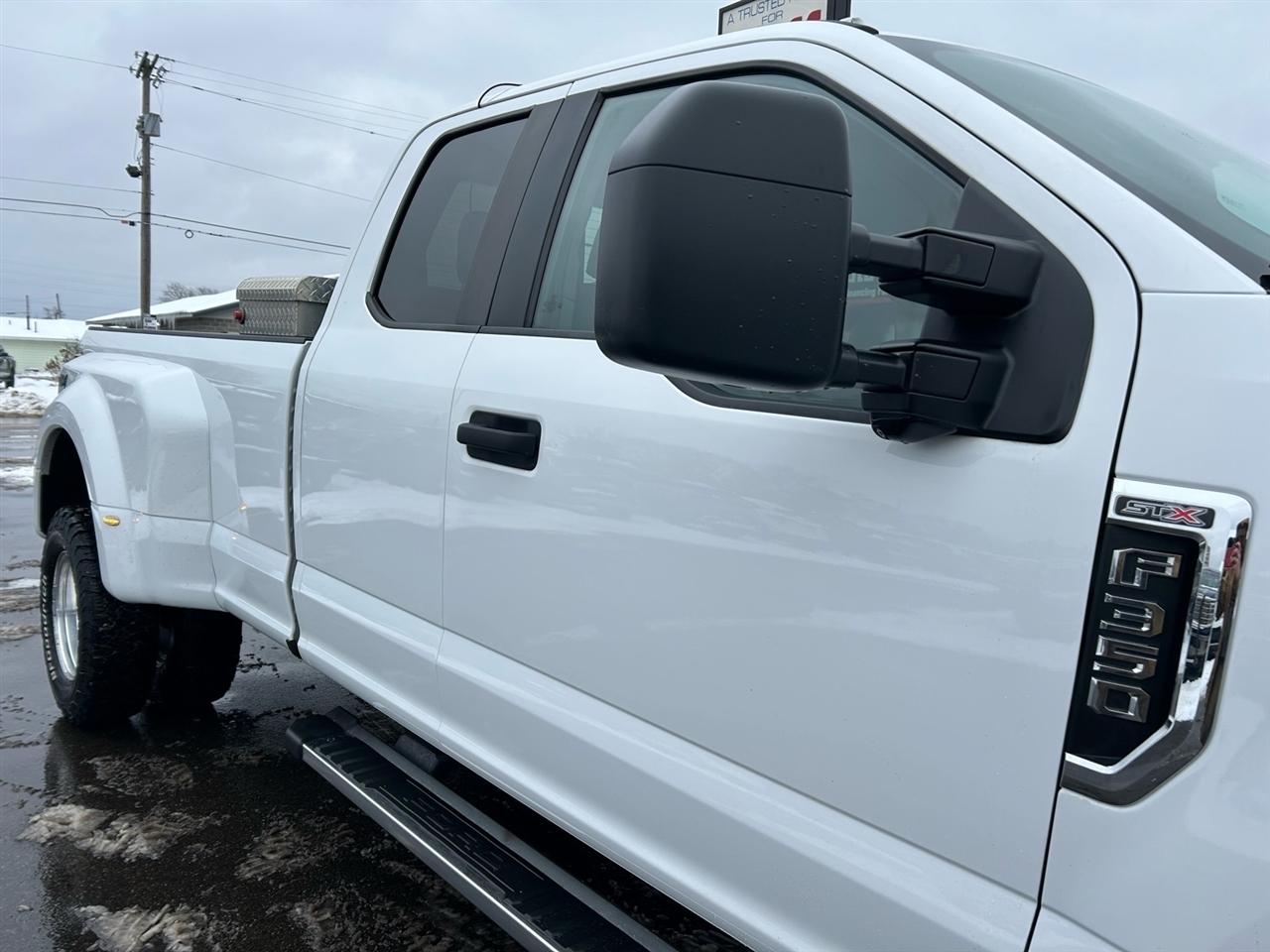 Ford Super Duty F-350 DRW LARIAT 4WD SuperCab 8' Box 2021