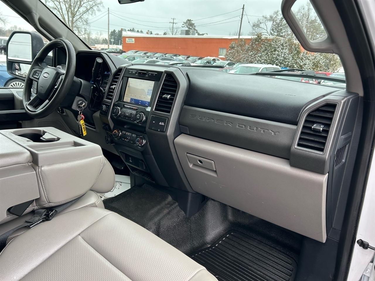 Ford Super Duty F-350 DRW LARIAT 4WD SuperCab 8' Box 2021