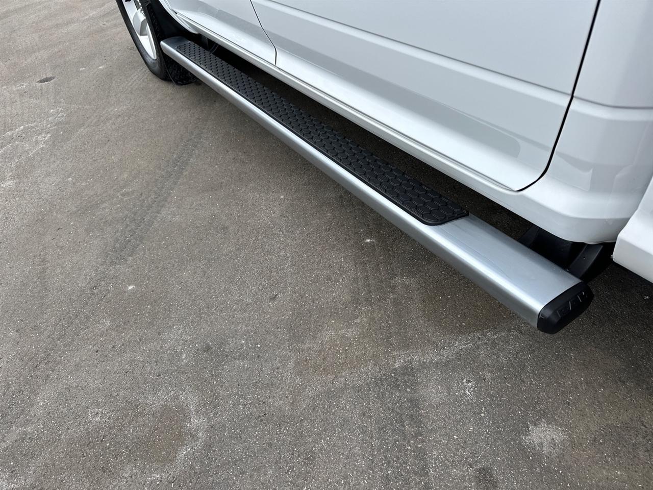 RAM 1500 Outdoorsman 4x4 Crew Cab 6'4" Box 2018