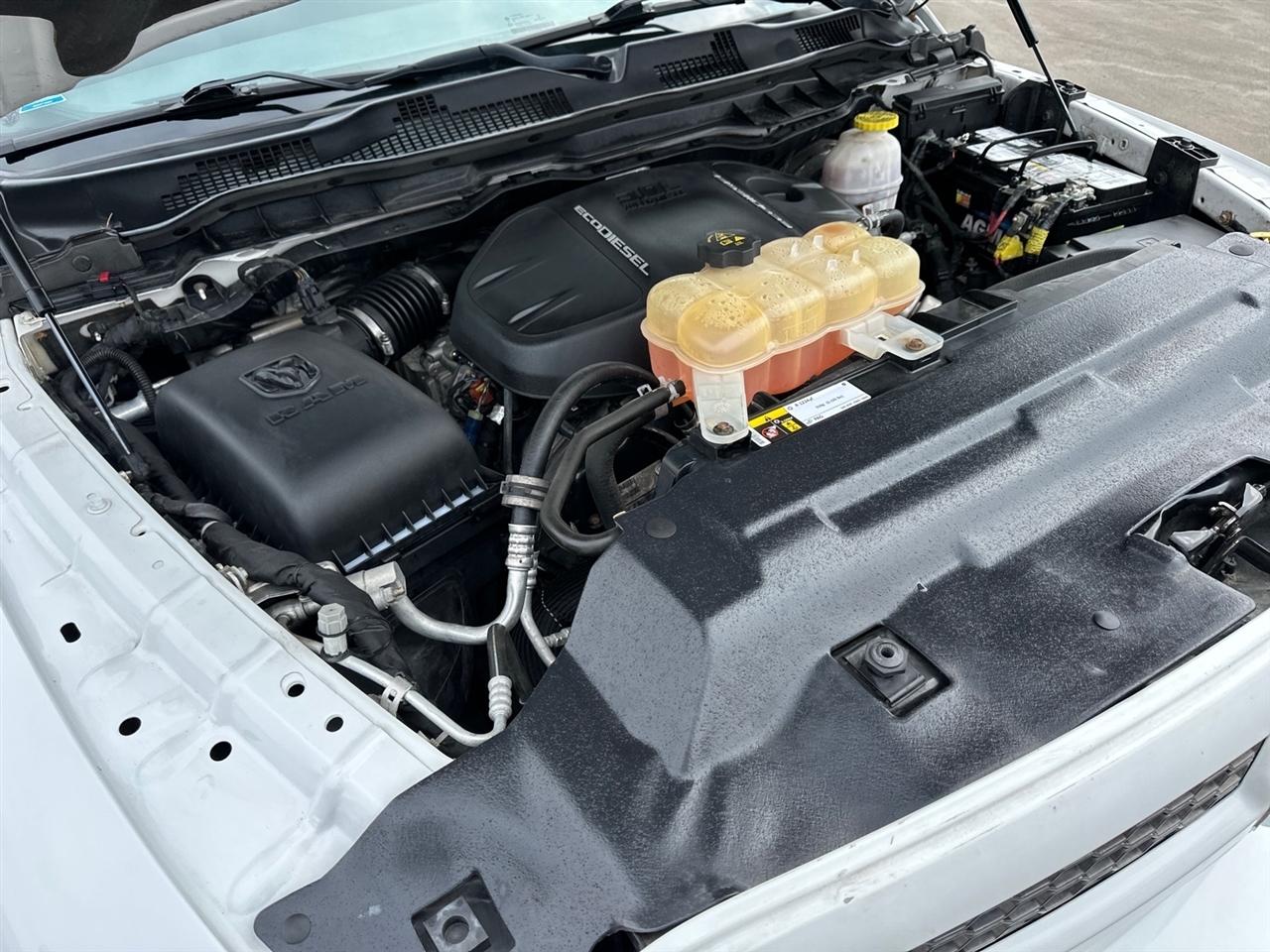 RAM 1500 Outdoorsman 4x4 Crew Cab 6'4" Box 2018