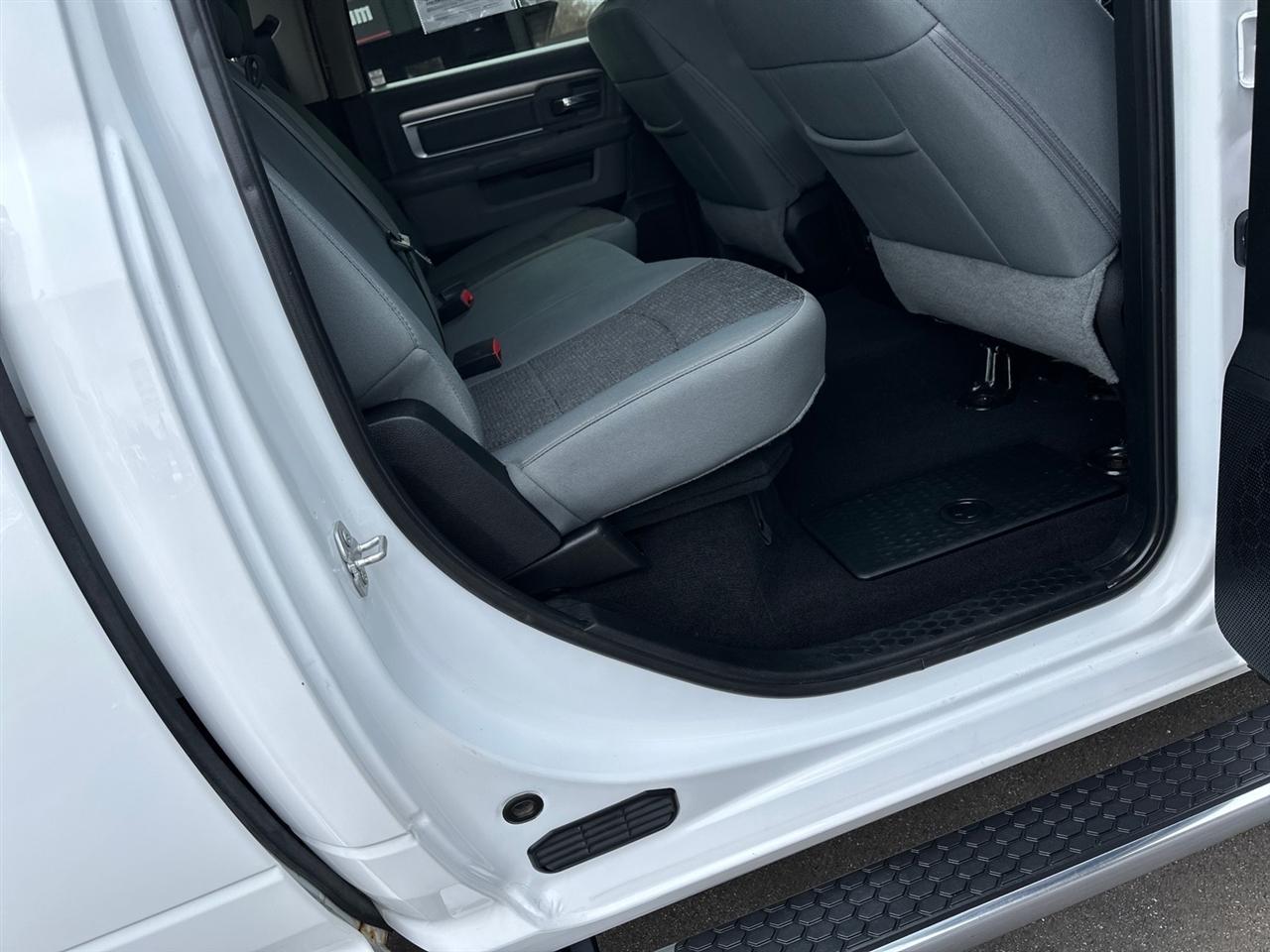 RAM 1500 Outdoorsman 4x4 Crew Cab 6'4" Box 2018
