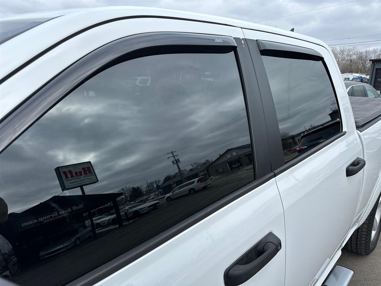 RAM 1500 Outdoorsman 4x4 Crew Cab 6'4" Box 2018