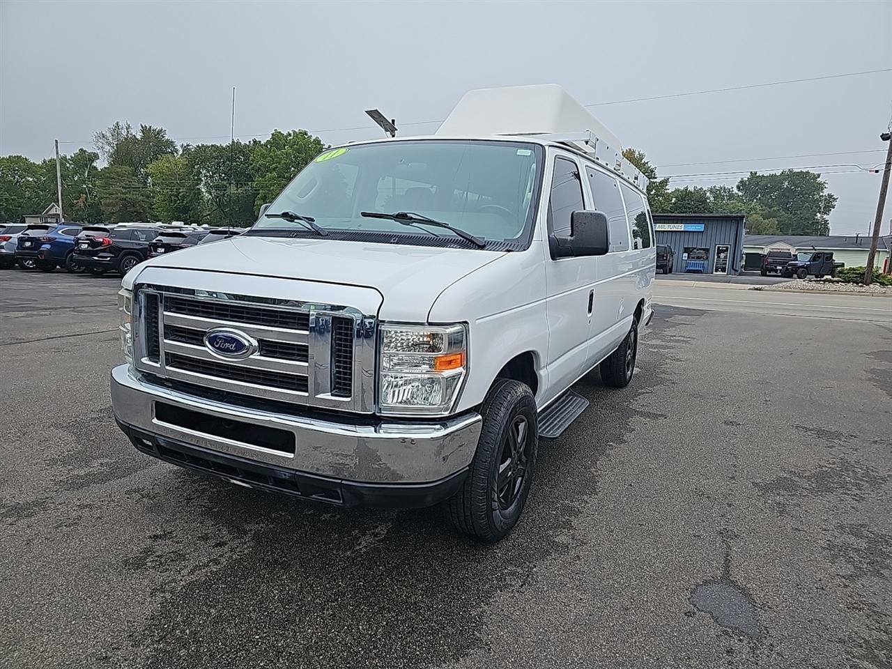 Ford Econoline Wagon E-350 Super Duty Ext XL 2011