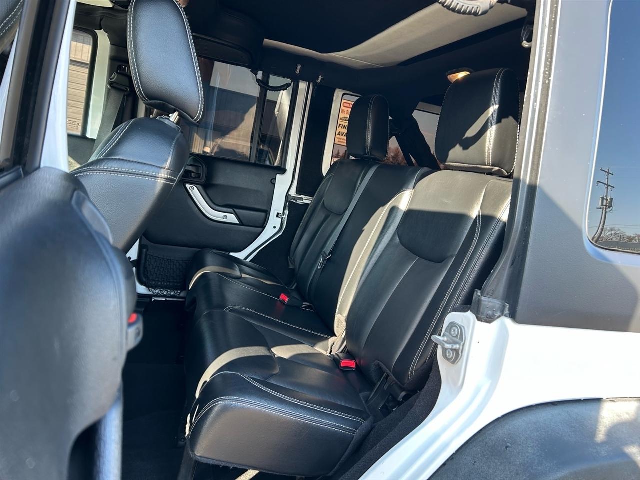 Jeep Wrangler Unlimited 4WD 4dr Rubicon 2016