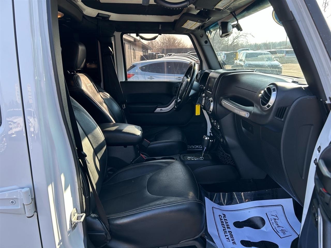 Jeep Wrangler Unlimited 4WD 4dr Rubicon 2016