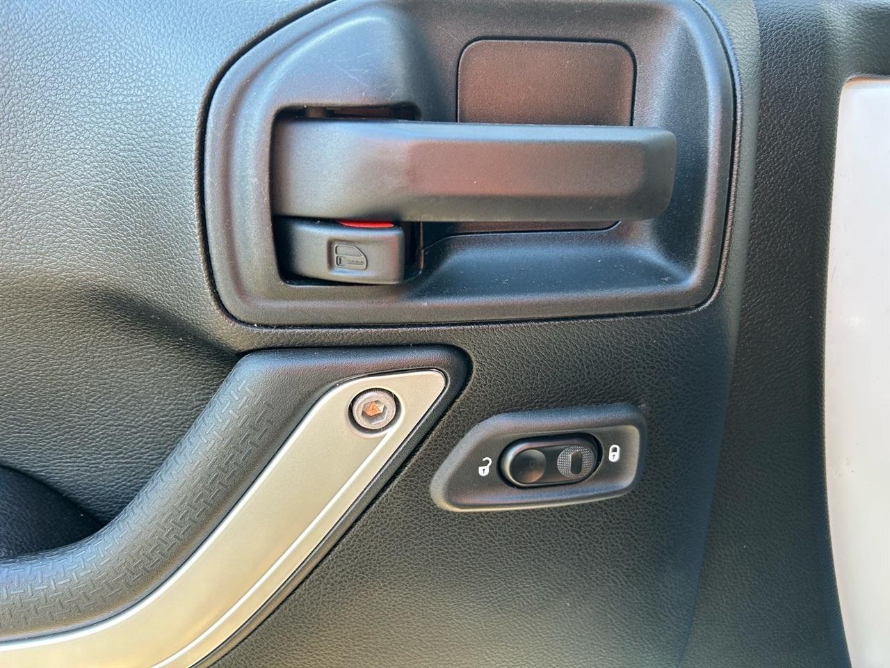 Jeep Wrangler Unlimited 4WD 4dr Rubicon 2016