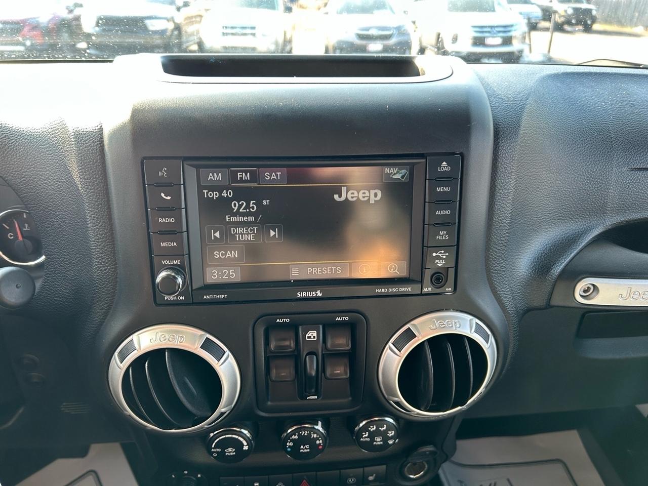 Jeep Wrangler Unlimited 4WD 4dr Rubicon 2016