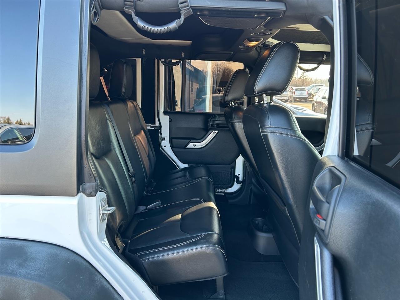 Jeep Wrangler Unlimited 4WD 4dr Rubicon 2016