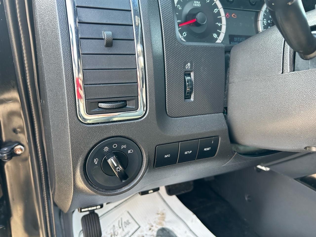 Ford Escape FWD 4dr Limited 2011