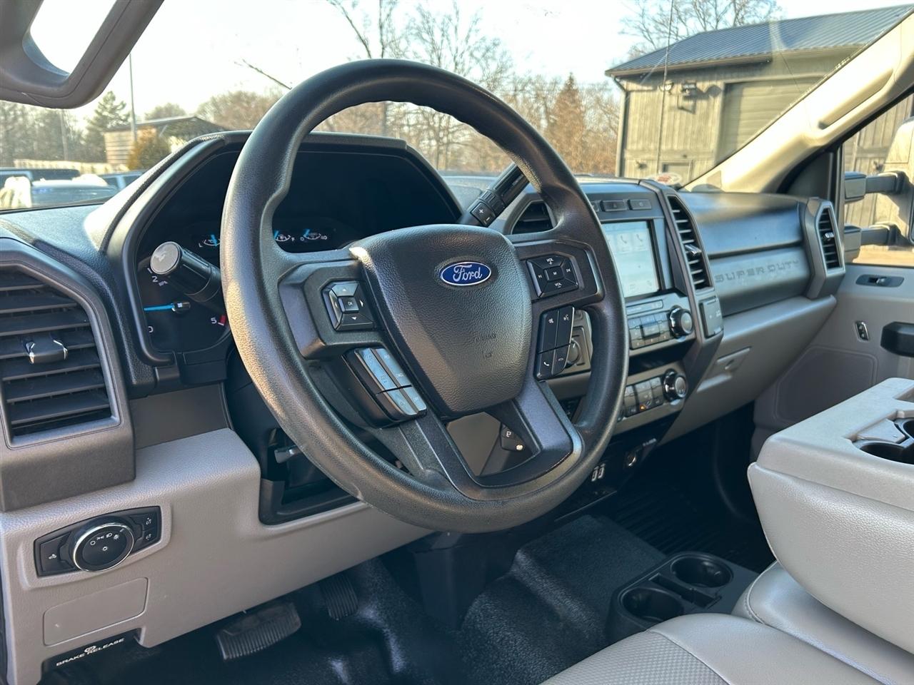 Ford Super Duty F-350 SRW Lariat 4WD SuperCab 8' Box 2019