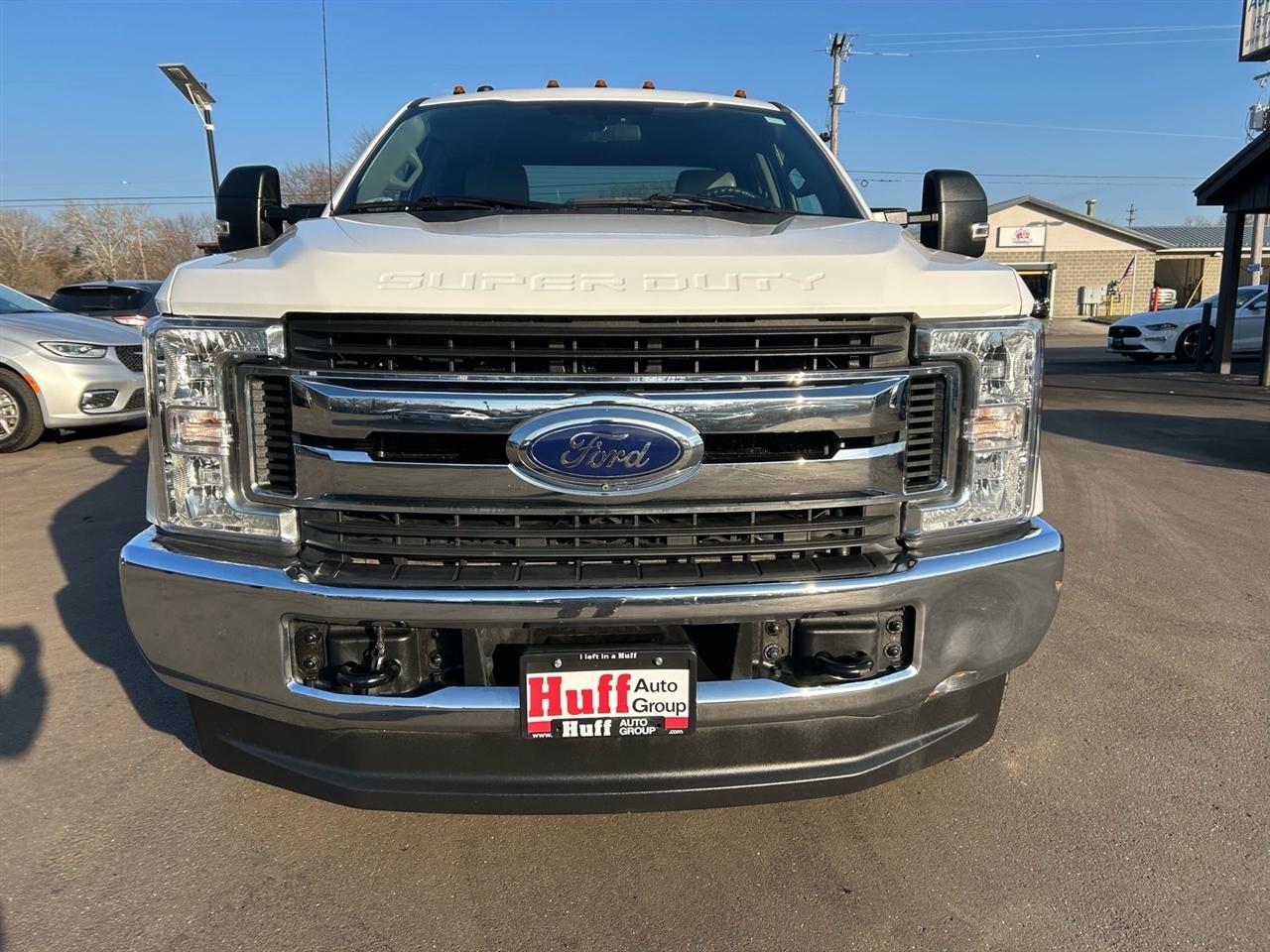 Ford Super Duty F-350 SRW Lariat 4WD SuperCab 8' Box 2019