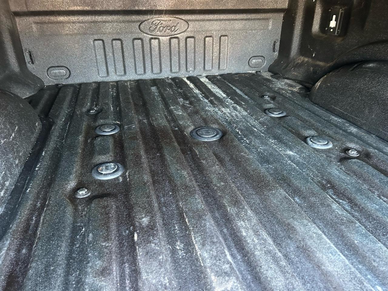 Ford Super Duty F-350 SRW Lariat 4WD SuperCab 8' Box 2019