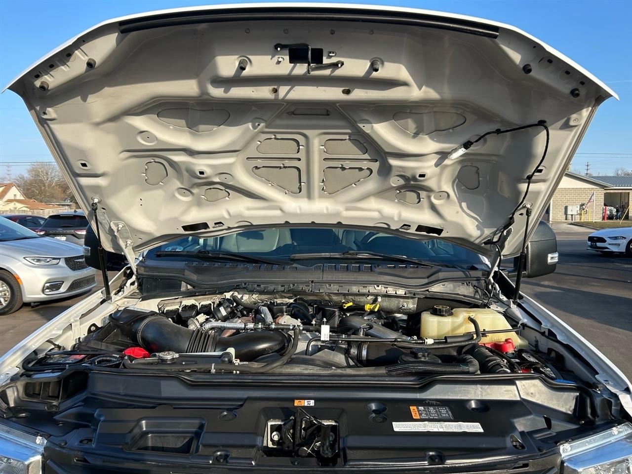 Ford Super Duty F-350 SRW Lariat 4WD SuperCab 8' Box 2019