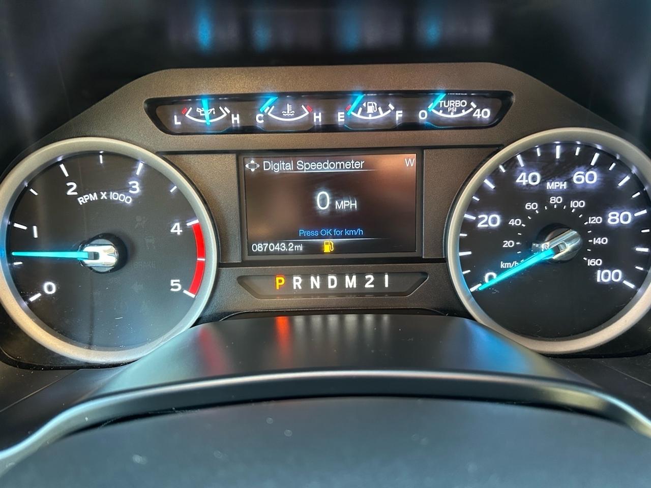 Ford Super Duty F-350 SRW Lariat 4WD SuperCab 8' Box 2019