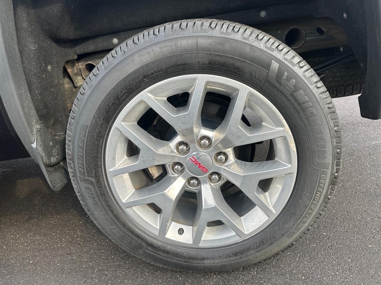 GMC Sierra 1500 4WD Crew Cab 143.5" SLT 2018