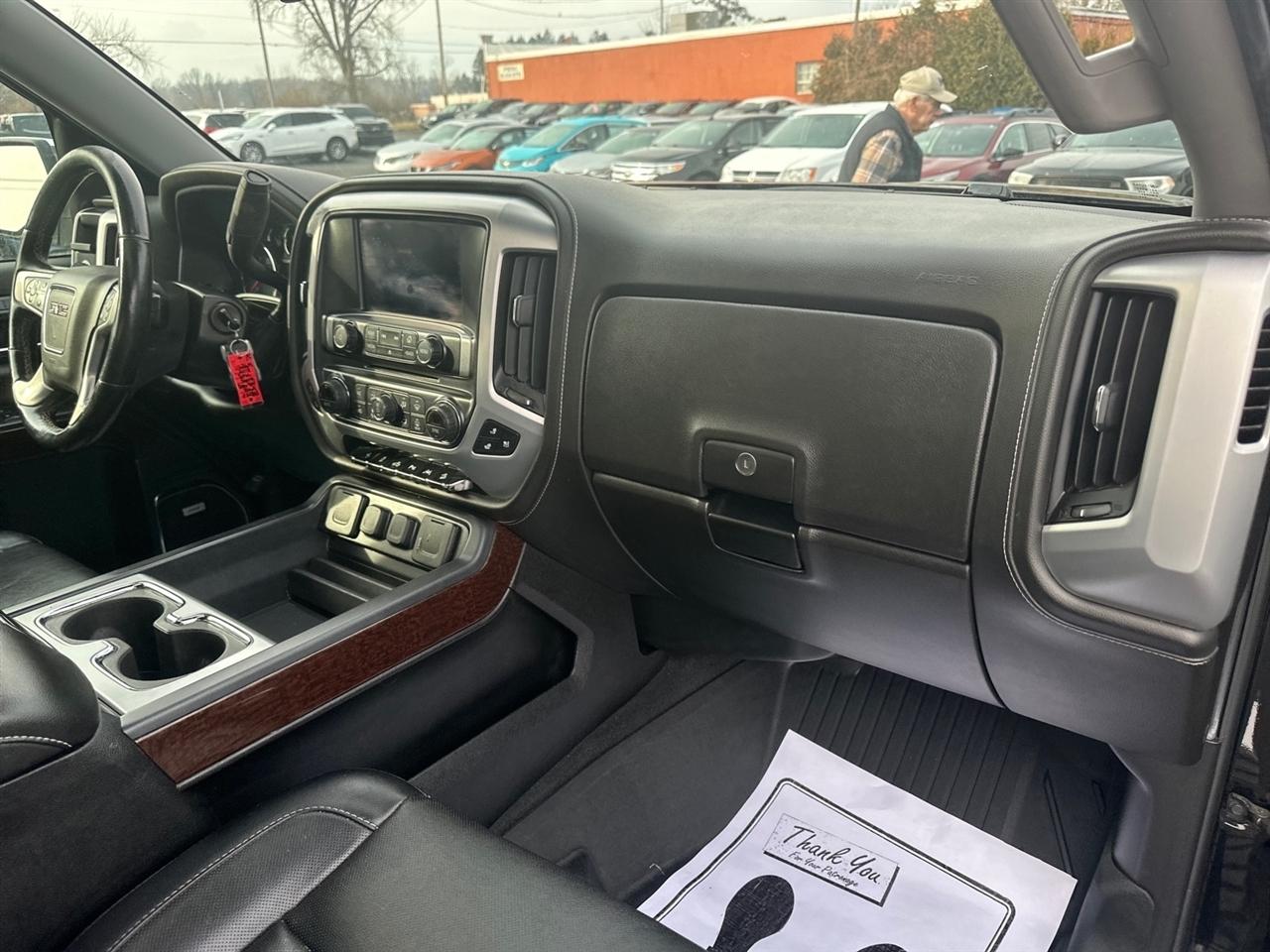 GMC Sierra 1500 4WD Crew Cab 143.5" SLT 2018