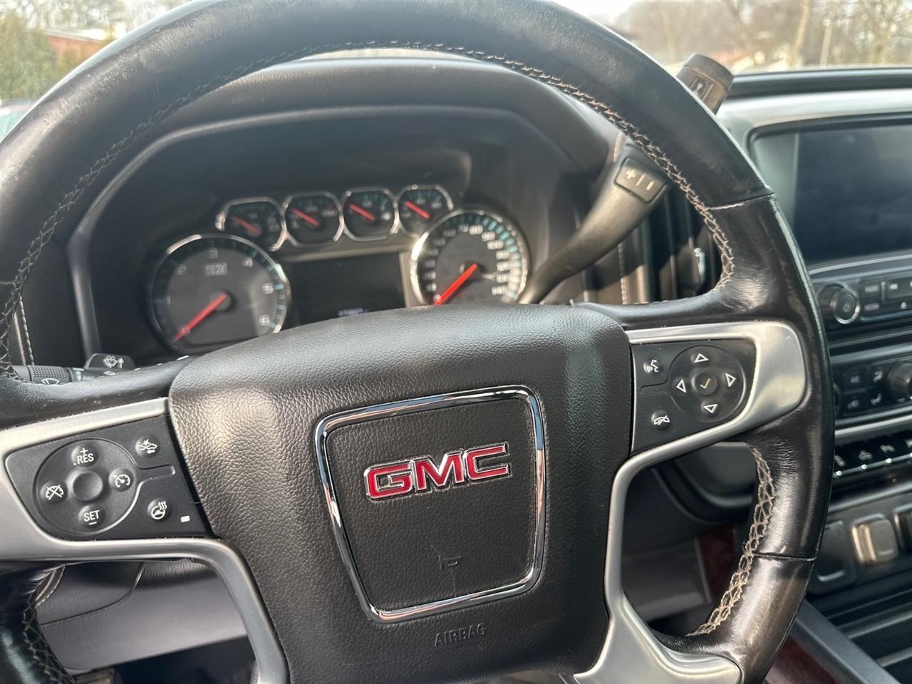 GMC Sierra 1500 4WD Crew Cab 143.5" SLT 2018