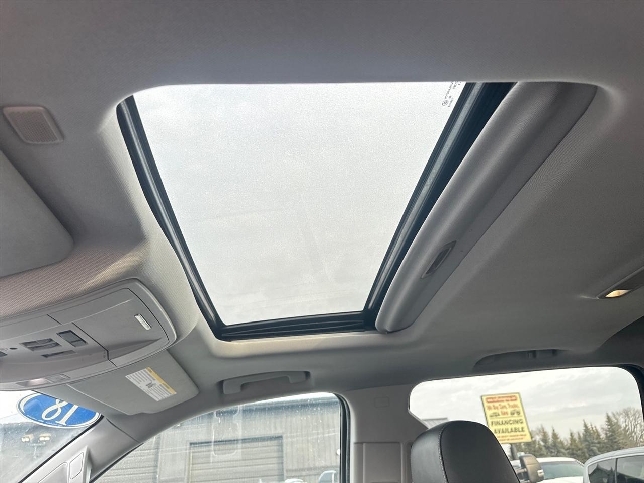 GMC Sierra 1500 4WD Crew Cab 143.5" SLT 2018