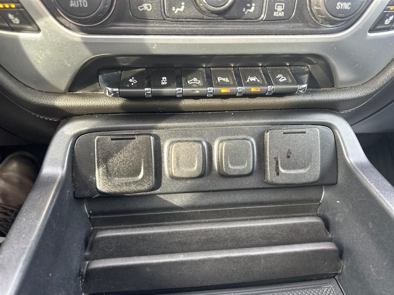 GMC Sierra 1500 4WD Crew Cab 143.5" SLT 2018