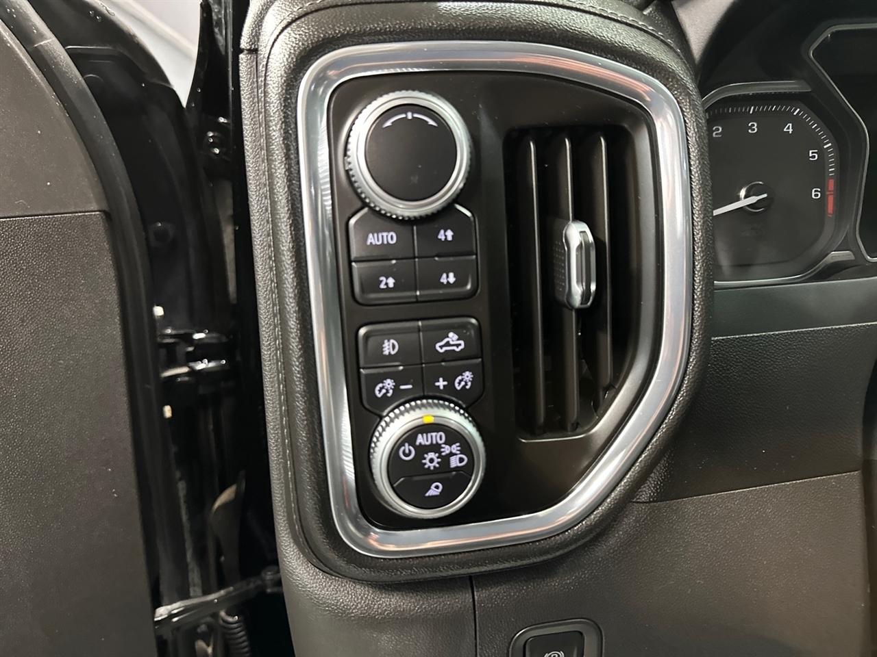 GMC Sierra 1500 4WD Crew Cab 147" Denali 2019