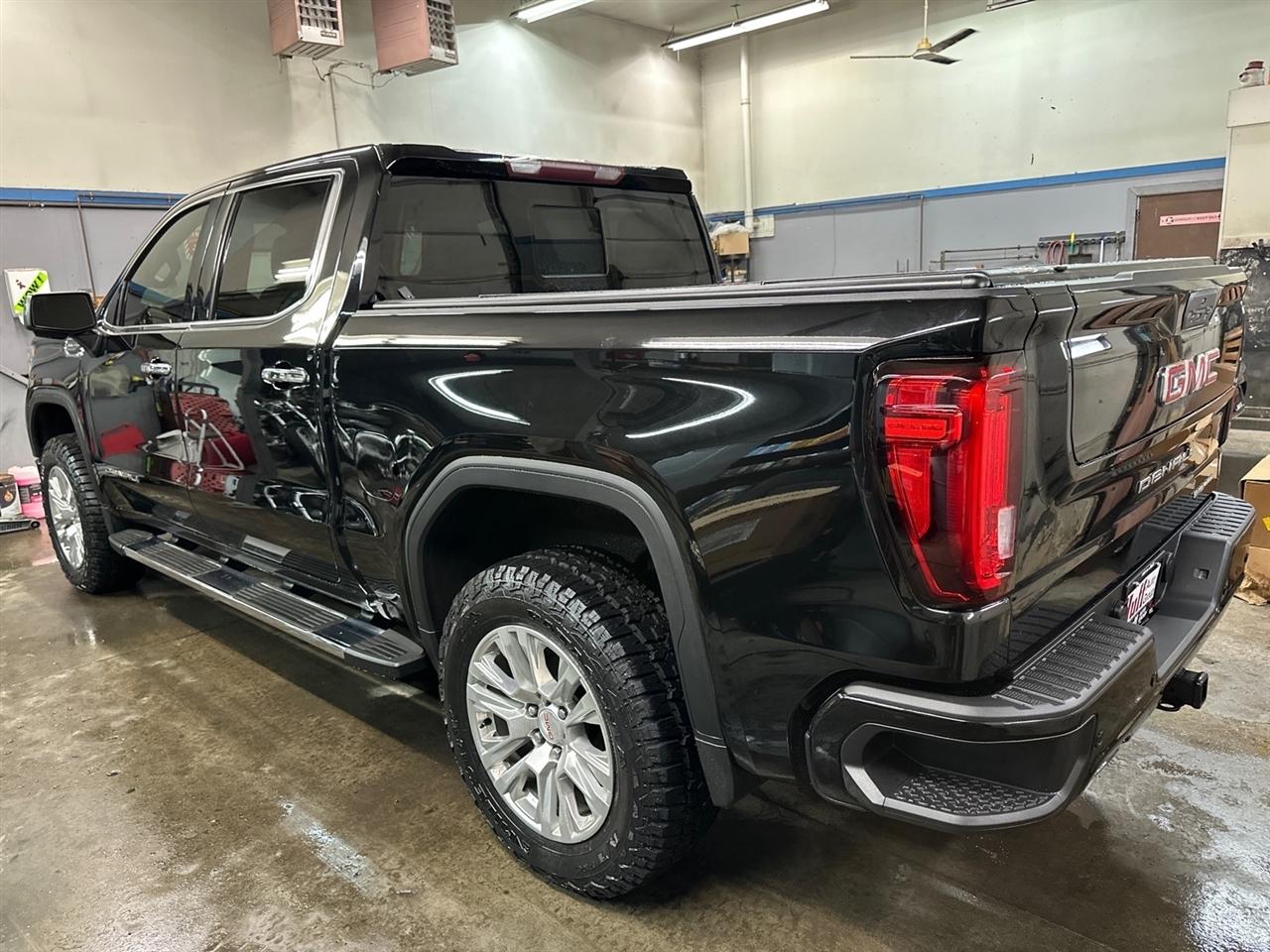 GMC Sierra 1500 4WD Crew Cab 147" Denali 2019