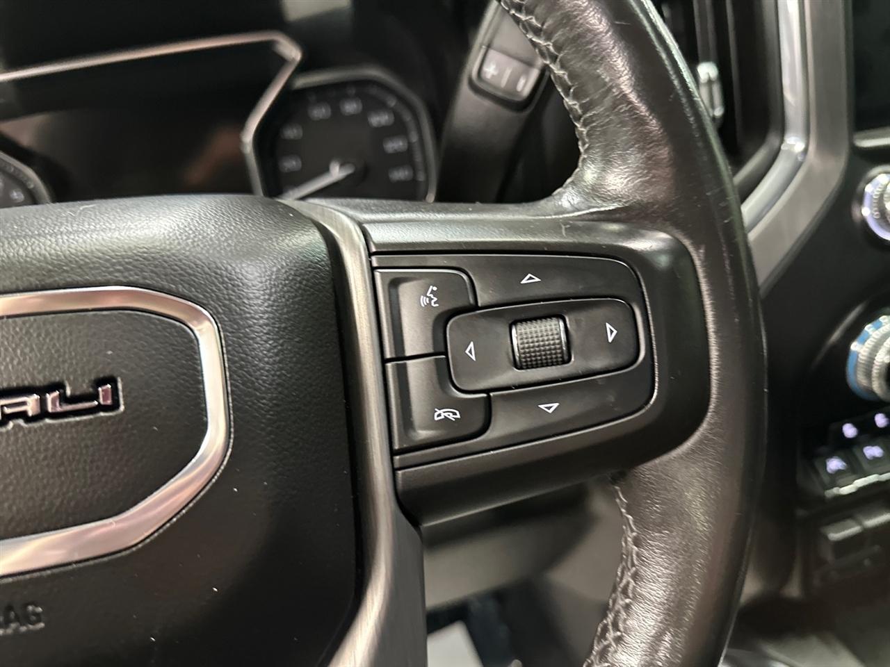 GMC Sierra 1500 4WD Crew Cab 147" Denali 2019