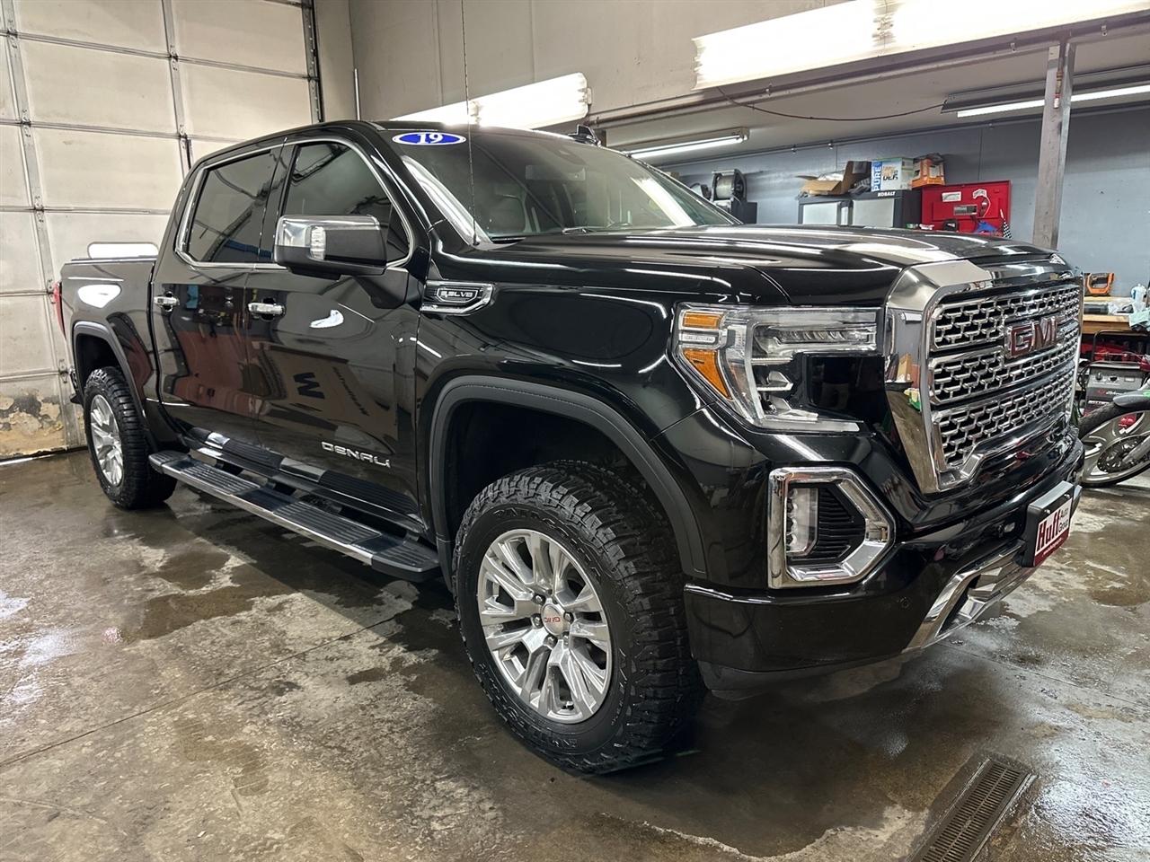 2019 GMC Sierra 1500 4WD Crew Cab 147" Denali
