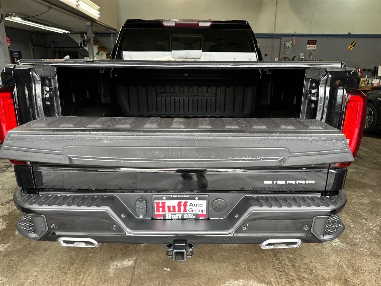 GMC Sierra 1500 4WD Crew Cab 147" Denali 2019