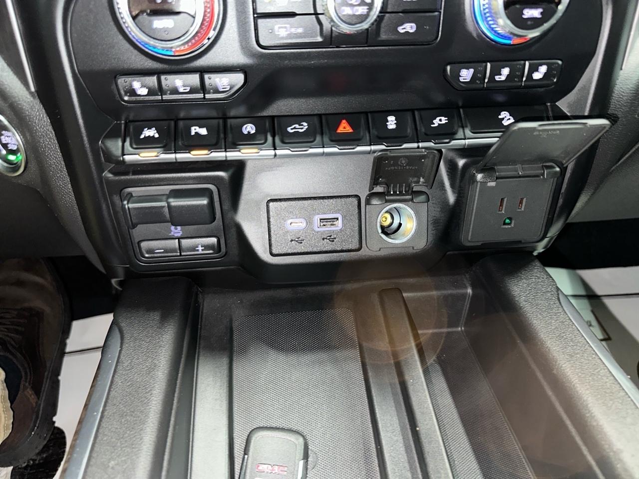 GMC Sierra 1500 4WD Crew Cab 147" Denali 2019