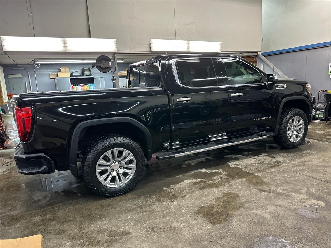 GMC Sierra 1500 4WD Crew Cab 147" Denali 2019