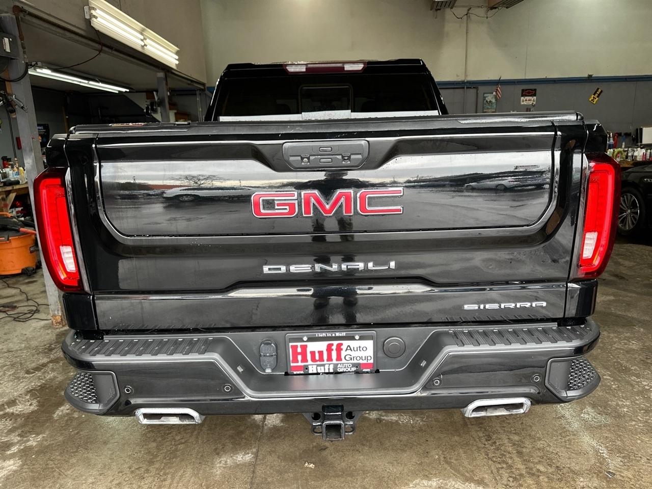 GMC Sierra 1500 4WD Crew Cab 147" Denali 2019