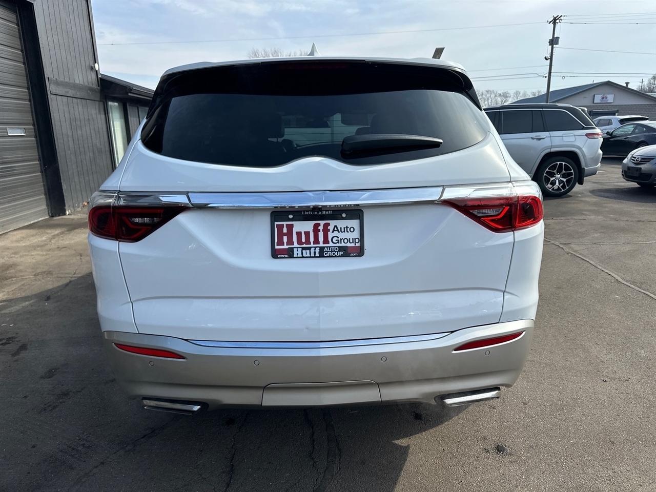 Buick Enclave FWD 4dr Essence 2022