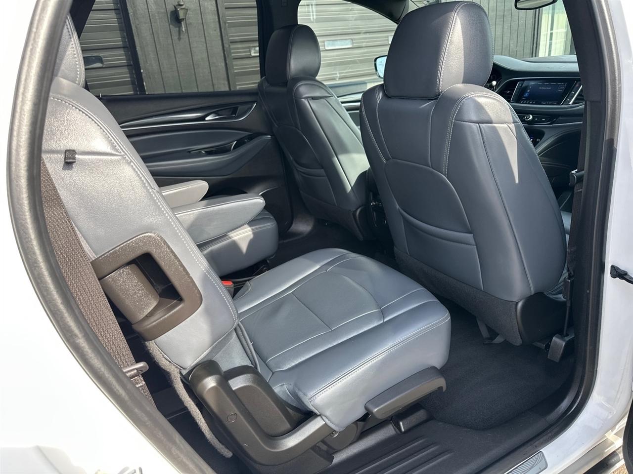 Buick Enclave FWD 4dr Essence 2022