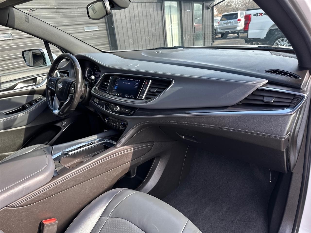 Buick Enclave FWD 4dr Essence 2022