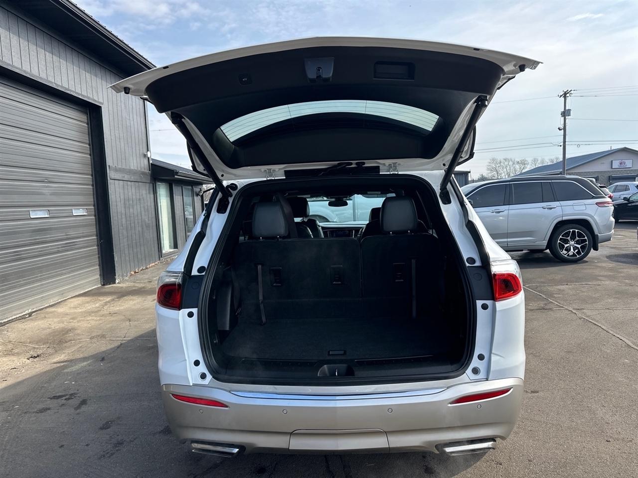 Buick Enclave FWD 4dr Essence 2022