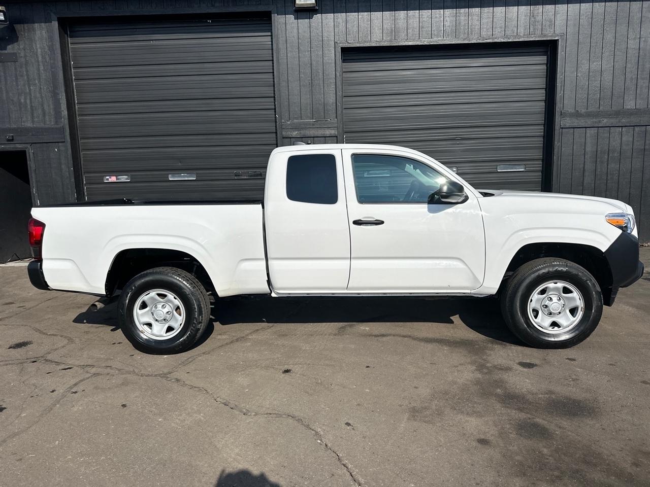 Toyota Tacoma 2WD SR5 Access Cab 6' Bed I4 AT (Natl) 2023
