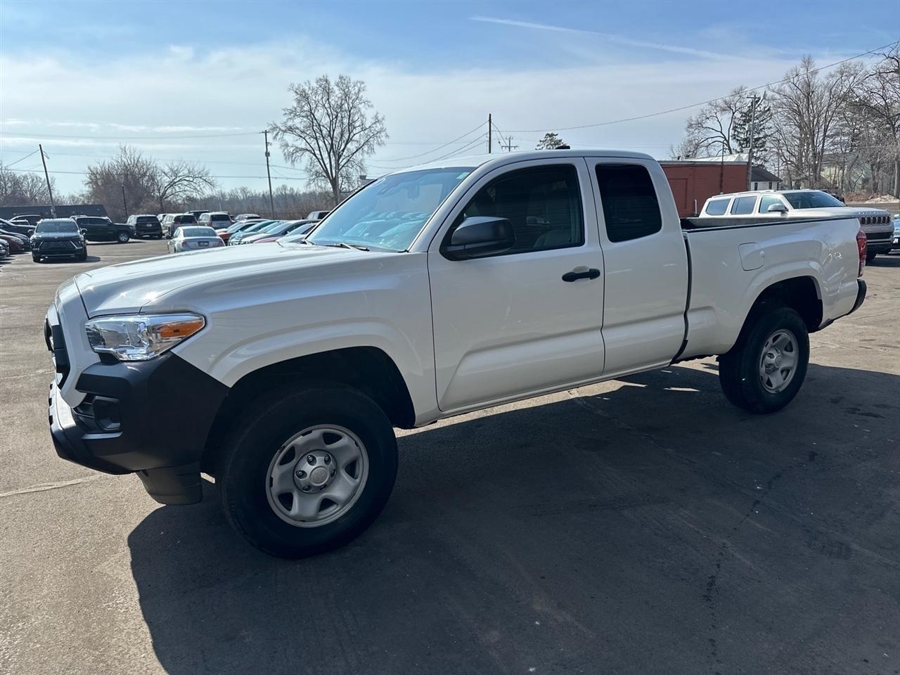 Toyota Tacoma 2WD SR5 Access Cab 6' Bed I4 AT (Natl) 2023