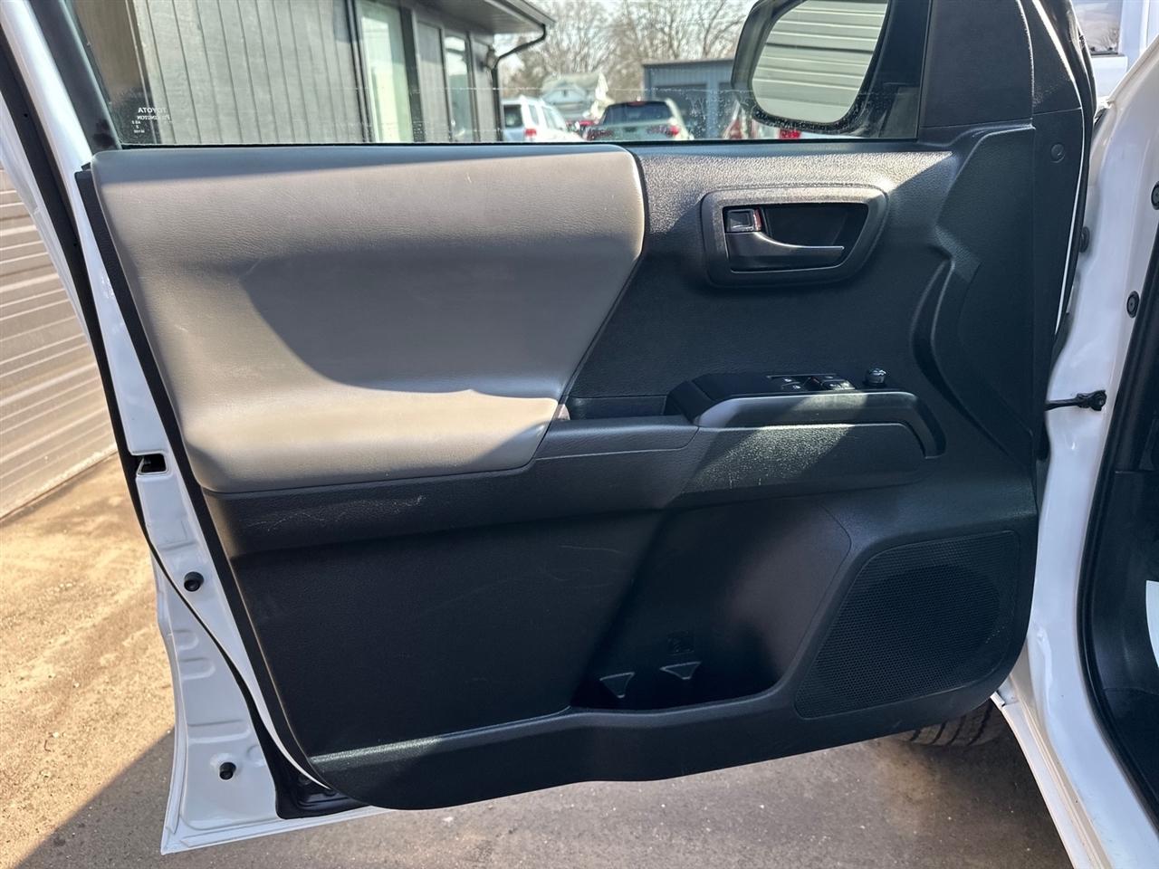 Toyota Tacoma 2WD SR5 Access Cab 6' Bed I4 AT (Natl) 2023