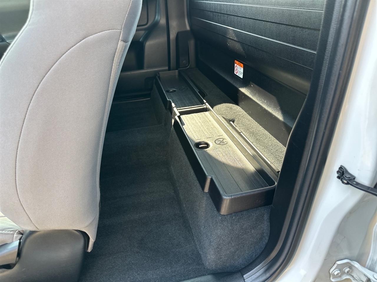 Toyota Tacoma 2WD SR5 Access Cab 6' Bed I4 AT (Natl) 2023